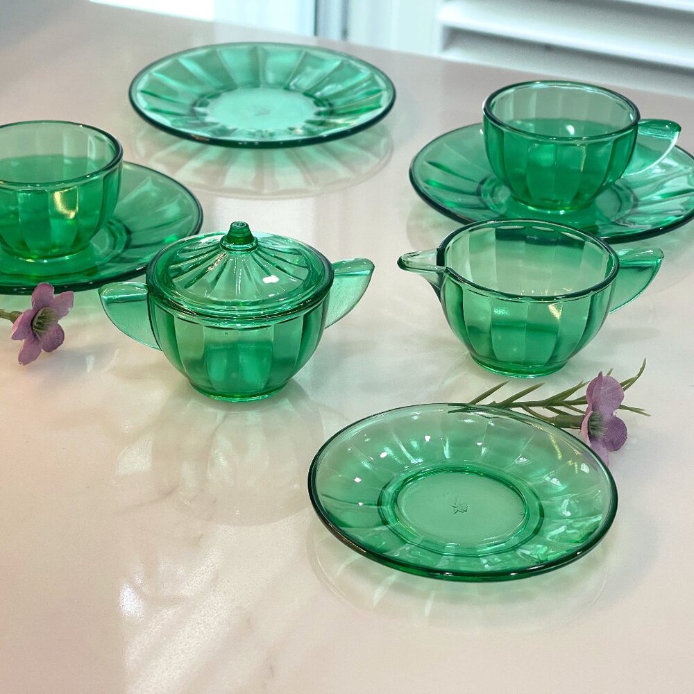 1930s Akro Agate Uranium Glass Espresso-Sized Glass Set - Picture 8 of 15